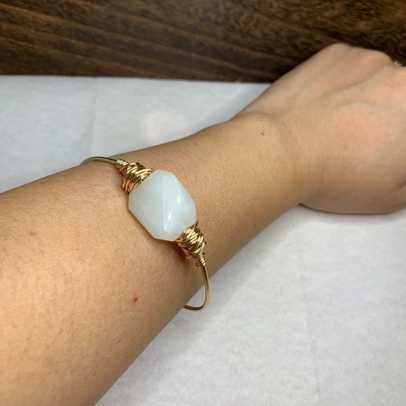 Natural moonstone gemstone bangle bracelet - Picture 5 of 5